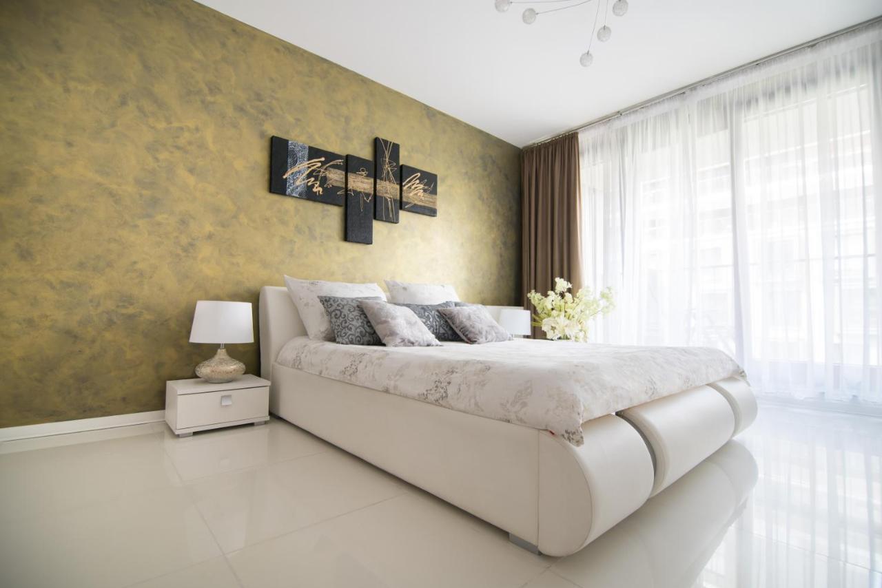 Art Apart Market Square Вроцлав Екстер'єр фото