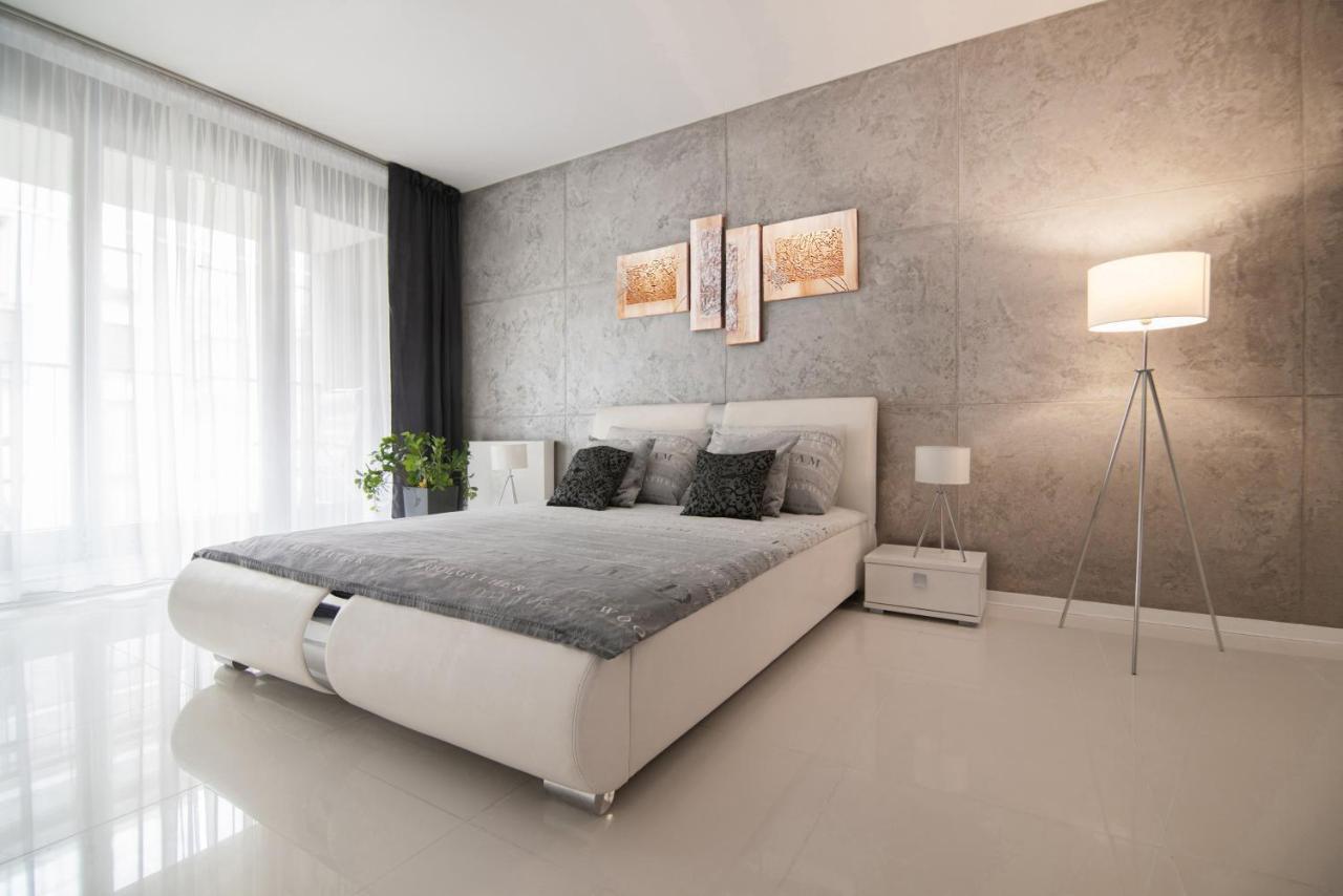 Art Apart Market Square Вроцлав Екстер'єр фото